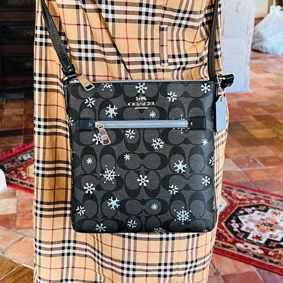 Coach snowflake zip crossbody handbag&wallet NWT Authentic - Picture 10 of 12